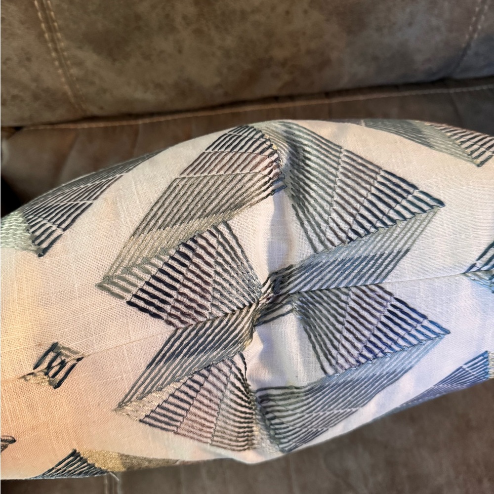 Geometric Pattern Throw Pillow - Picture 5 of 7